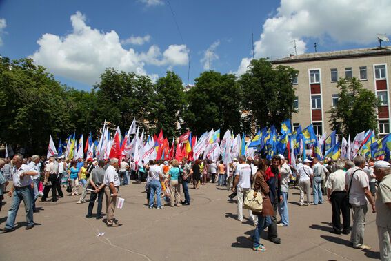 Милиция: оппозиция собрала в Хмельницком 1800 человек