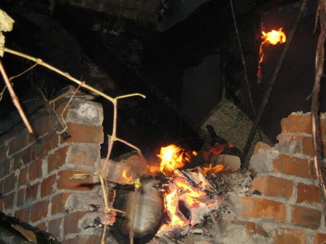 На Киевщине горел частный дом: погиб человек
