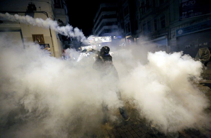 У Туреччині поліція жорстко розігнала протестувальників