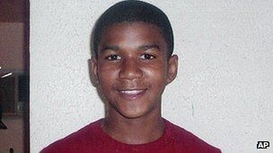 В США патрульного оправдали в убийстве чернокожего подростка