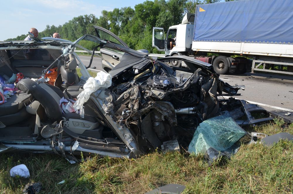Страшное ДТП на Харьковщине: авто из России въехало в грузовик