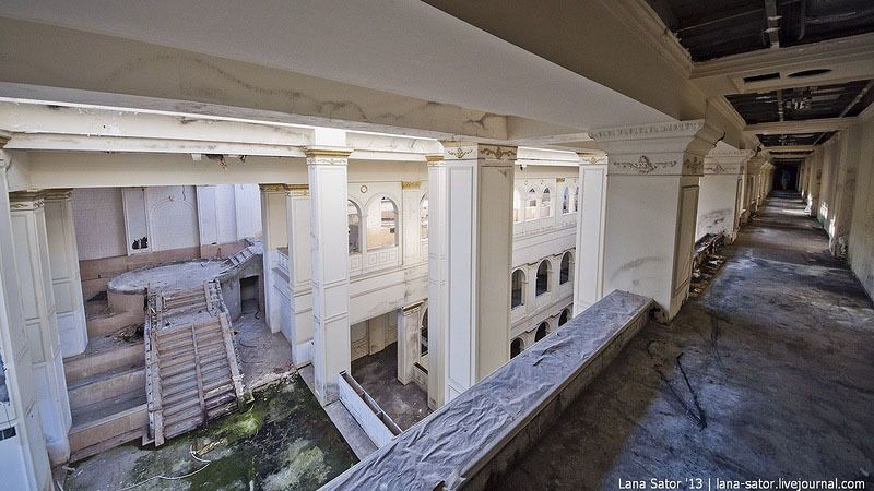 Покинута готель в Санкт-Петербурзі