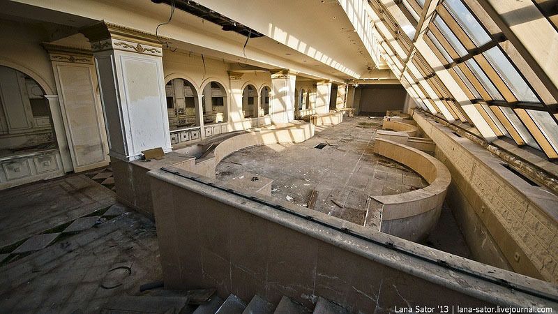 Заброшенная гостиница в Санкт-Петербурге