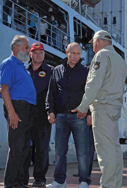 Появилось видео подводного путешествия Путина