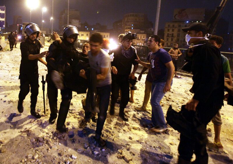 Столкновения в Египте: более 200 раненых