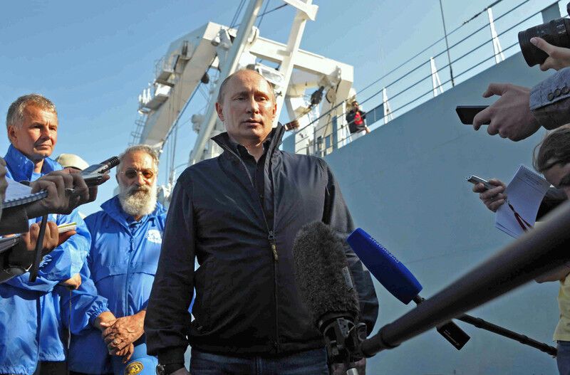Появилось видео подводного путешествия Путина