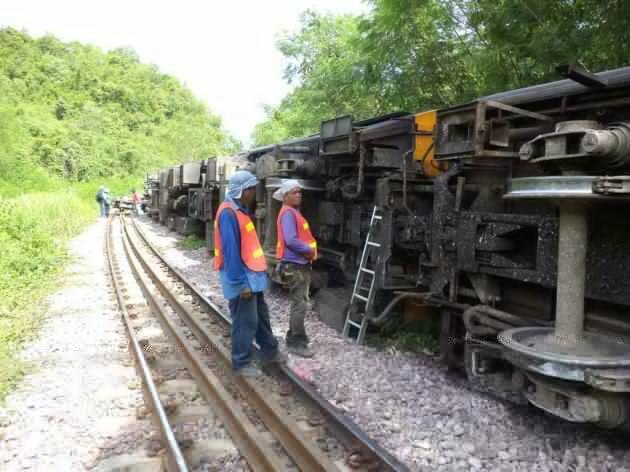 Крушение поезда с туристами в Таиланде: украинцев не было