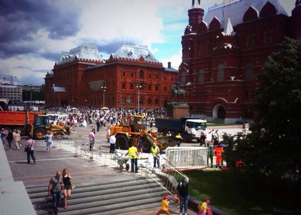 У Манежной площади в Москве собираются силы полиции