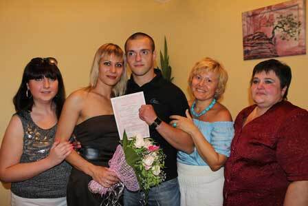 У колонії на Харківщині з помпою зіграли весілля