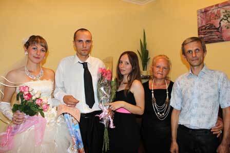 В колонии на Харьковщине с помпой сыграли свадьбу