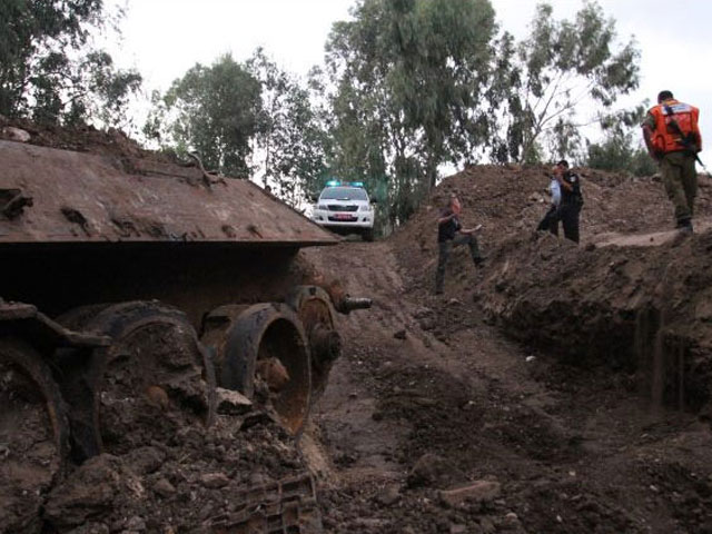 В Израиле рабочие выкопали из-под земли советский танк Т-34