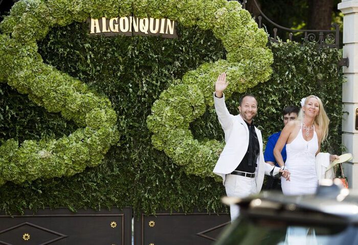 Свадьба Тины Тернер: 70 тысяч роз и белый дресс-код