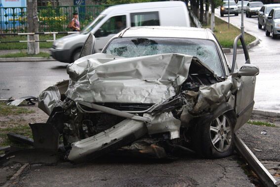 Кровавое ДТП на Полтавщине: авто выкинуло на тротуар