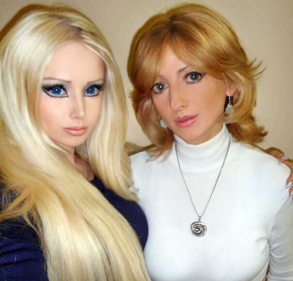 У одеської Барбі така ж лялькова мама