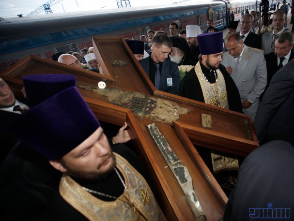 Патриарх Кирилл прибыл в Киев на бронепоезде