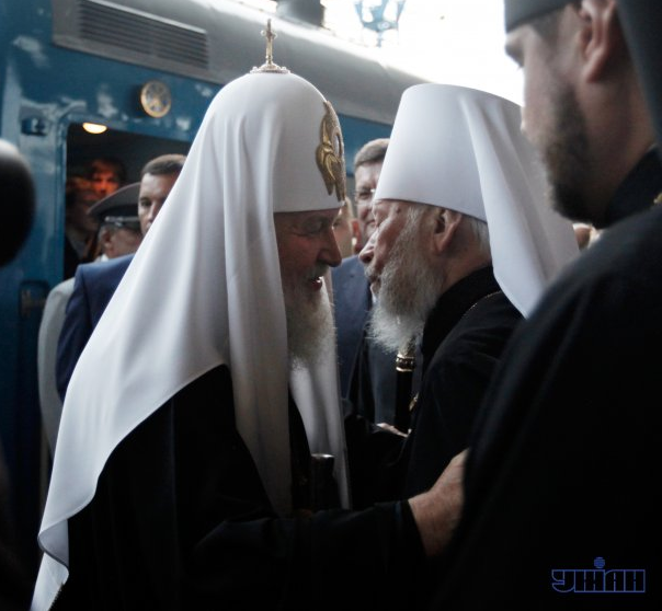 Патриарх Кирилл прибыл в Киев на бронепоезде