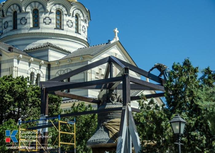 В Крыму установили самый большой в Украине колокол