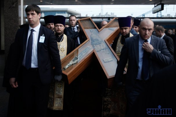Патріарх Кирило прибув до Києва на бронепоїзді
