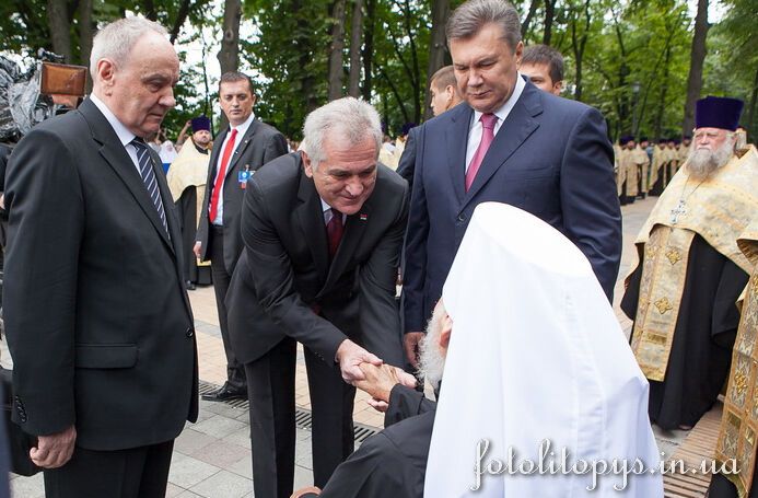 Хрещення Русі: в Києві пройшов молебень за участю 4 президентів