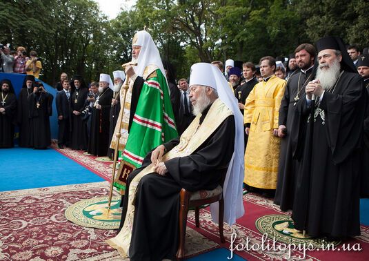 Крещение Руси: в Киеве прошел молебен с участием 4 президентов
