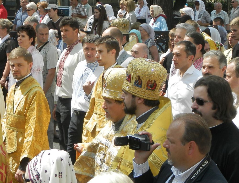 Як Яценюк, Бригинець і Кириленко до церкви ходили