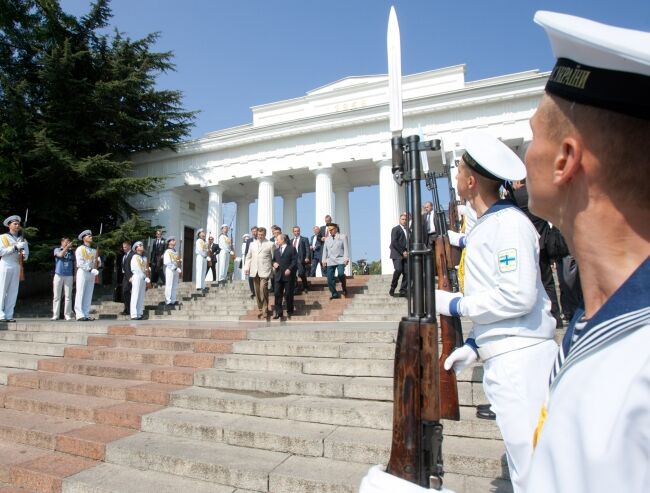 Янукович і Путін відсвяткували День ВМС і покинули Севастополь