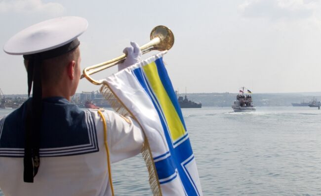 Янукович і Путін відсвяткували День ВМС і покинули Севастополь