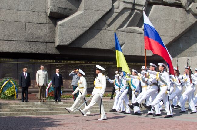 Янукович і Путін відсвяткували День ВМС і покинули Севастополь