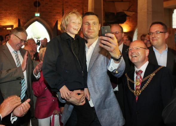 Как Кличко развлекался в Германии на День Конституции Украины