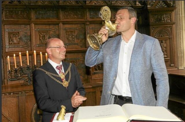 Як Кличко розважався в Німеччині на День Конституції України