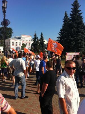 Сторонники и противники мэра Ярославля вышли на народный сход