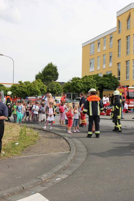 У Німеччині потяг протаранив вантажівку: десятки постраждалих