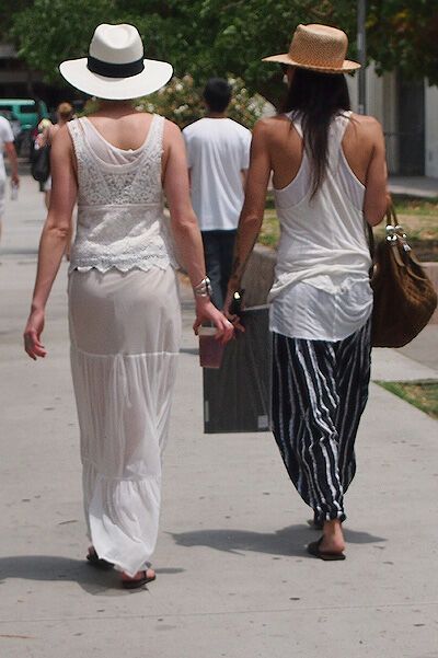 Эмбер Херд променяла Джонни Деппа на шоппинг с подругой