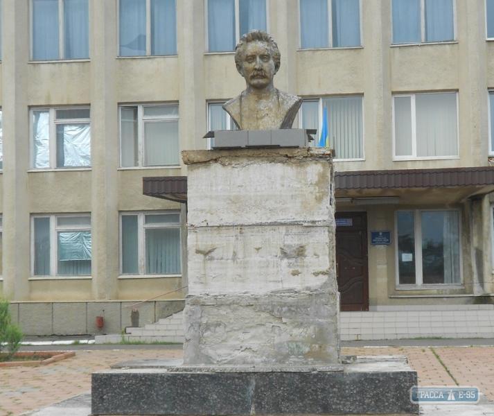 В Одессе коммунисты меняют памятник Франко на Ленина