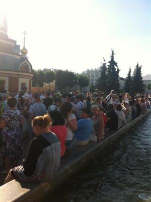 Сторонники и противники мэра Ярославля вышли на народный сход