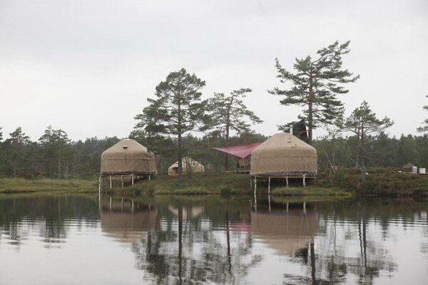 Норвежцы открыли отель в юртах на природе