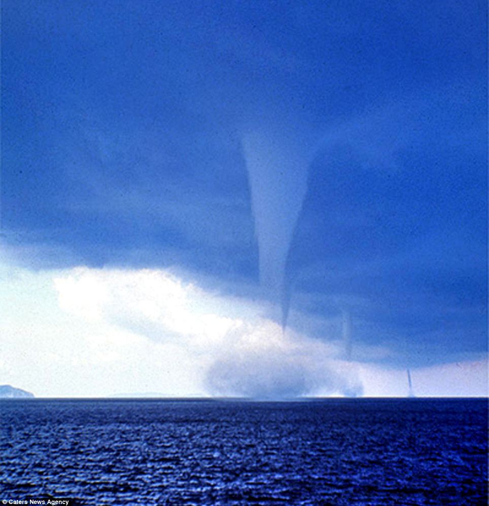Над Адриатическим морем одновременно сформировались 4 торнадо