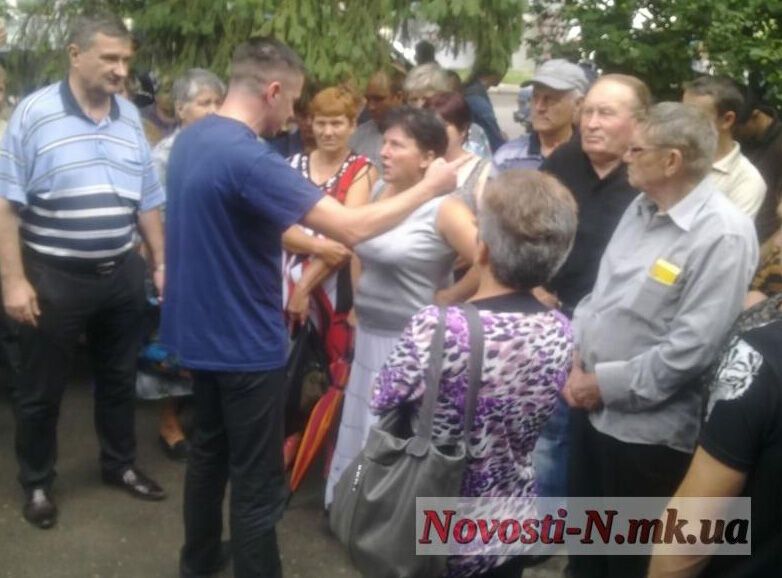 Свободівець спровокував конфлікт, назвавши мешканців Врадіївки "натовпом"