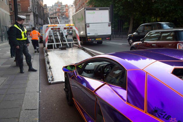 В Лондоне Lamborghini Aventador оказался на штрафплощадке