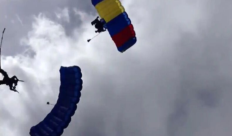 В Колумбии парашютист упал на зрителей авиашоу