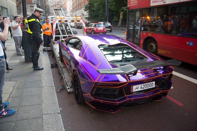 В Лондоне Lamborghini Aventador оказался на штрафплощадке