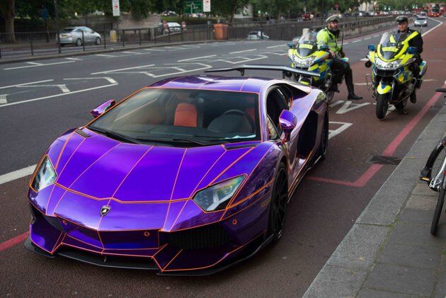 В Лондоне Lamborghini Aventador оказался на штрафплощадке