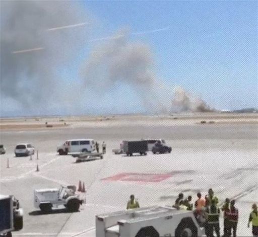 Самолет разбился при посадке в аэропорту Сан-Франциско