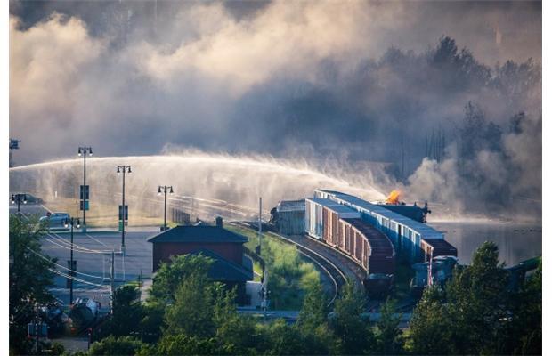 Збільшилася кількість жертв катастрофи поїзда в Канаді