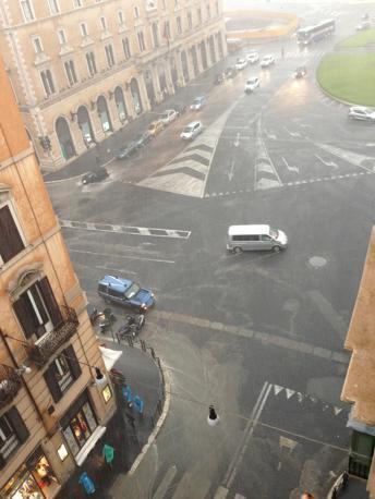Сильні зливи затопили римське метро