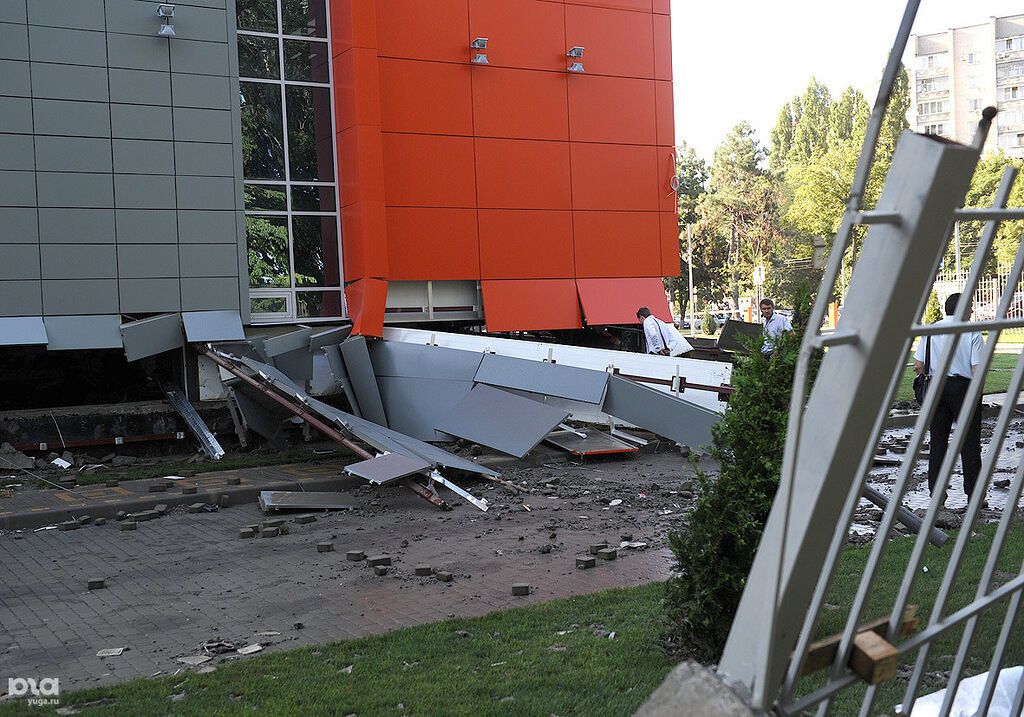 У Краснодарі під час випробувань тріснув басейн