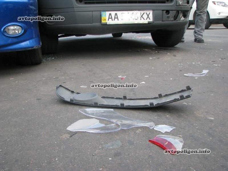 В Киеве инкассаторы чуть не убили в ДТП беременную женщину