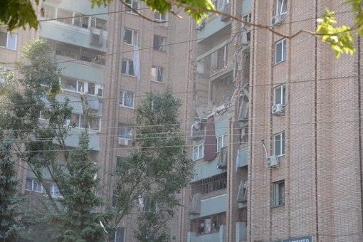 В центре Луганска взорвался 12-этажный дом