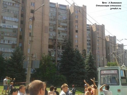У центрі Луганська вибухнув 12-поверховий будинок