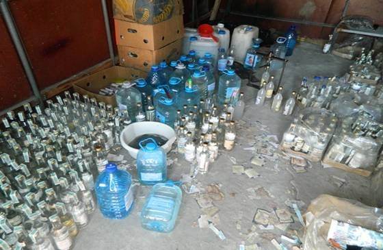 В Киеве нашли подпольные цеха по производству контрафактной водки